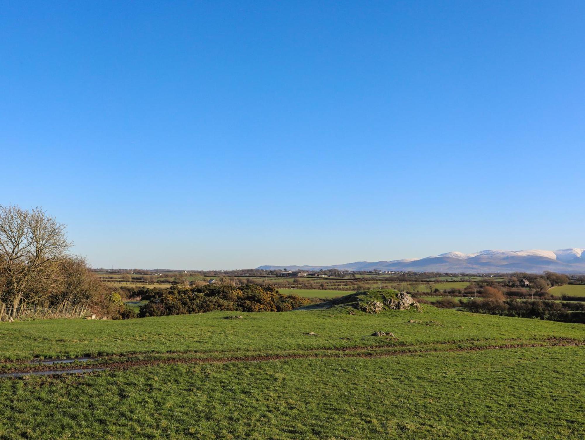 Cosy Barn Villa Dwyran Bagian luar foto