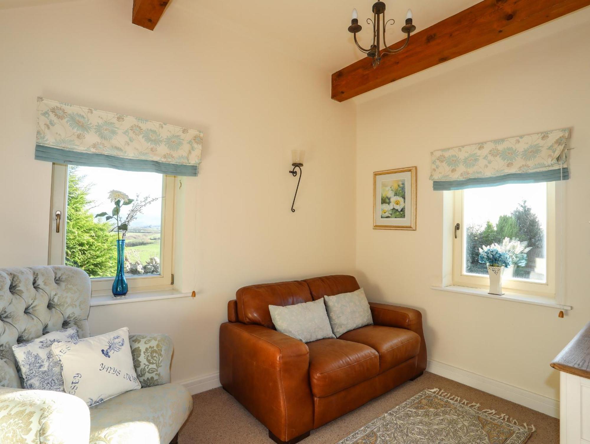 Cosy Barn Villa Dwyran Bagian luar foto