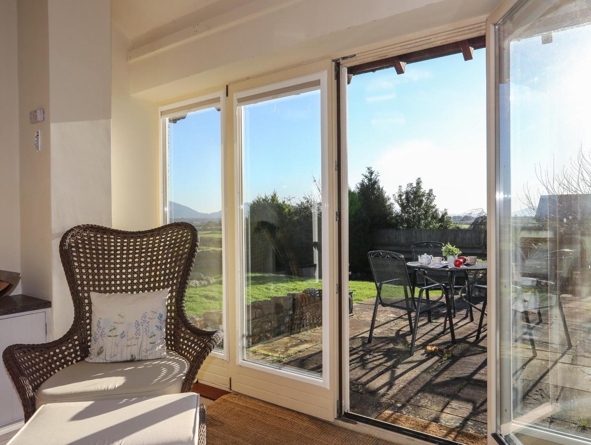 Cosy Barn Villa Dwyran Bagian luar foto