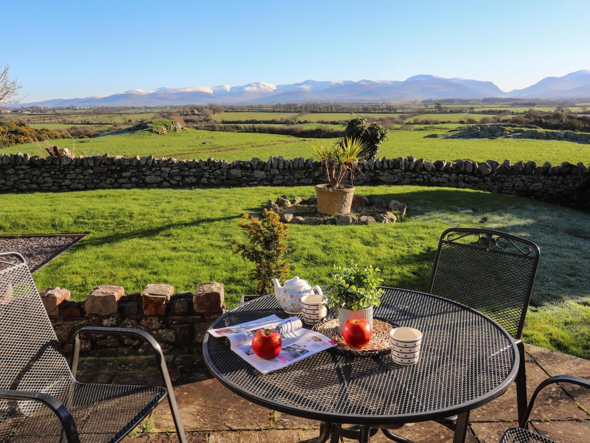 Cosy Barn Villa Dwyran Bagian luar foto