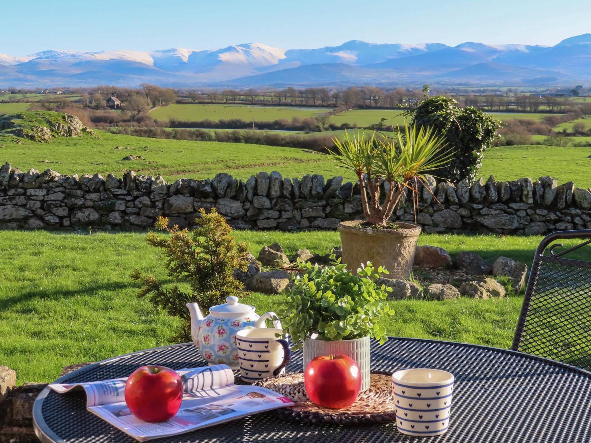 Cosy Barn Villa Dwyran Bagian luar foto